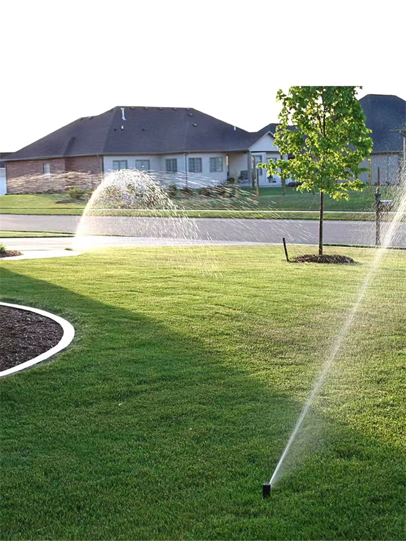 草皮喷灌